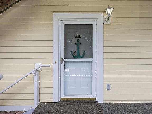 3rd image of 4185 Hibiscus Dr. #11-201