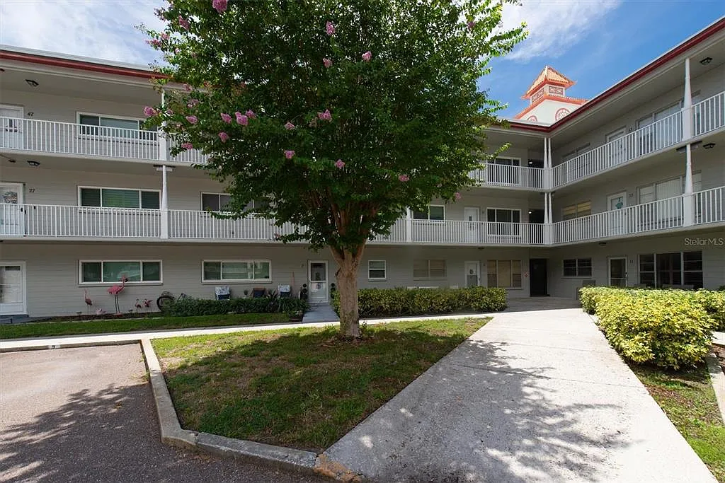 2 bed, 2.0 bath, 1070 sqft, $1,495 — Photo 3