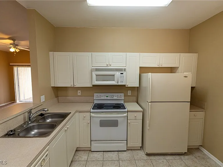 4275 Bellasol Cir #2223 — Photo 6