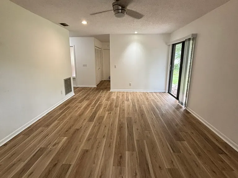 13 Jamaica St — Photo 13