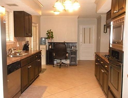 5th image of 4421 Napoli Dr