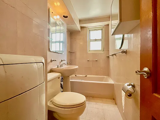 Sold by Diamond Real, Inc. | media 16