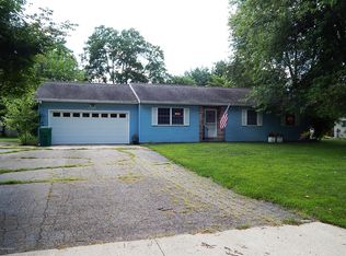 17263 Iroquois Blvd, Three Rivers, MI 49093