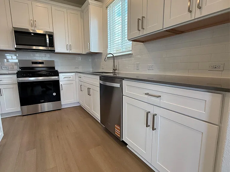593 Tailwind Dr — Photo 20