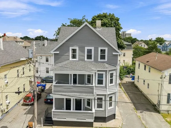 16 Deborah St, Providence, RI 02909