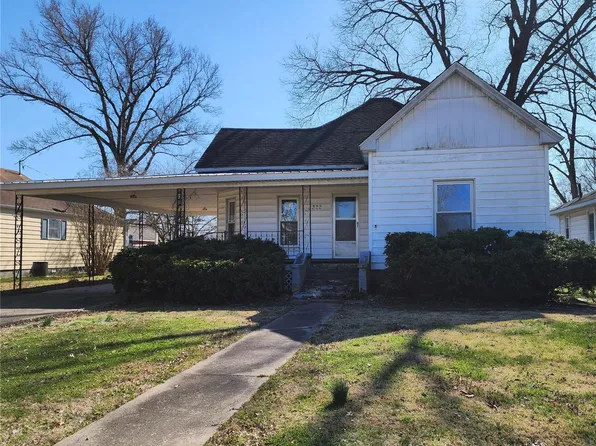 322 W Parker Ave, Chaffee, MO 63740