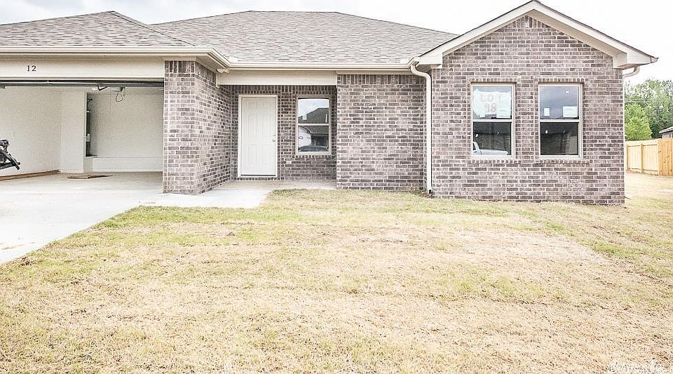 1st image of 12 Winchester Dr