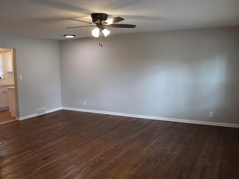 24 Virginia Dr — Photo 2