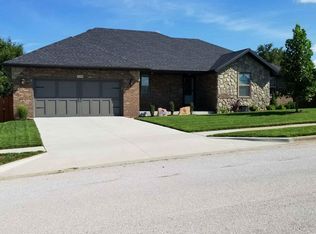 725 E Placer Mill Rd, Nixa, MO 65714