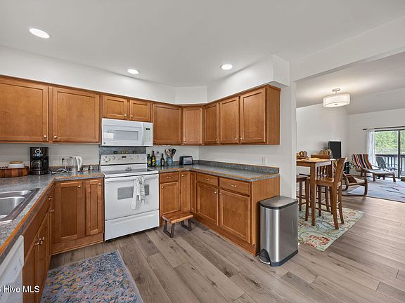 5th image of 53a Cardinal Drive