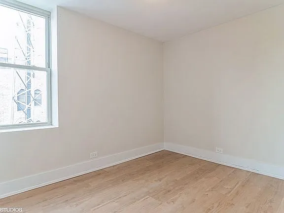 1047 W Madison St #203 — Photo 10