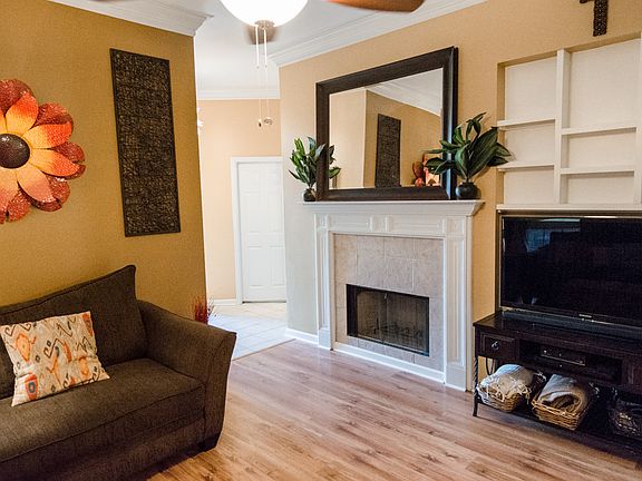 5th image of 110E Coachman Dr