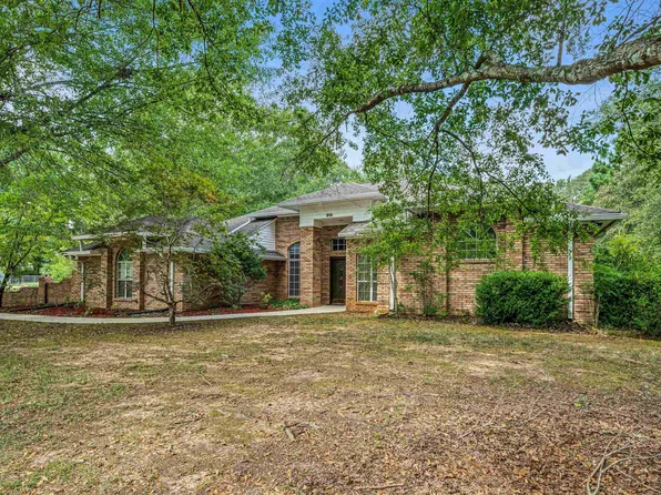 215 Maplewood Cir, Pell City, AL 35128