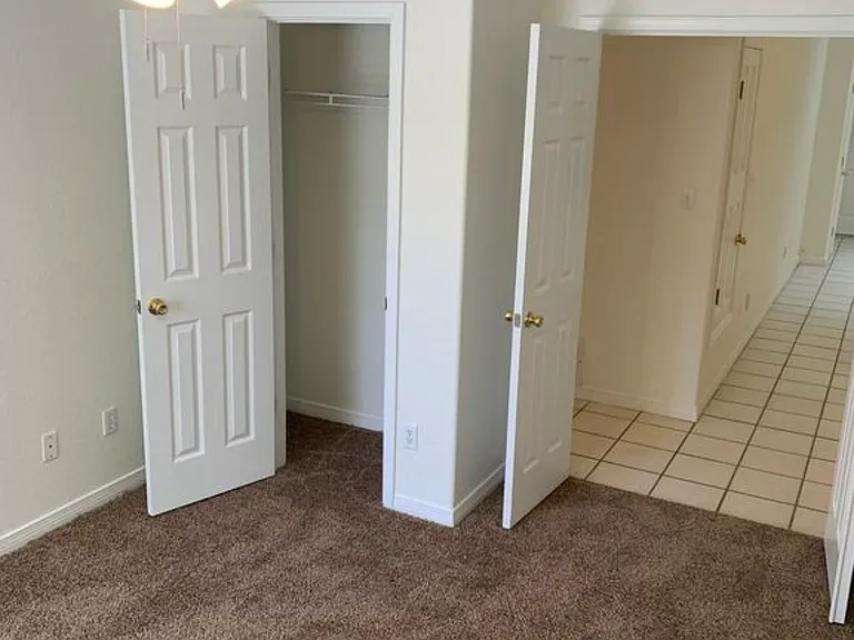 706 Indian Hollow Rd #B — Photo 9
