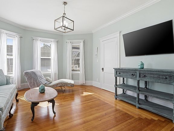 4th image of 4 Valley Rd Unit 4