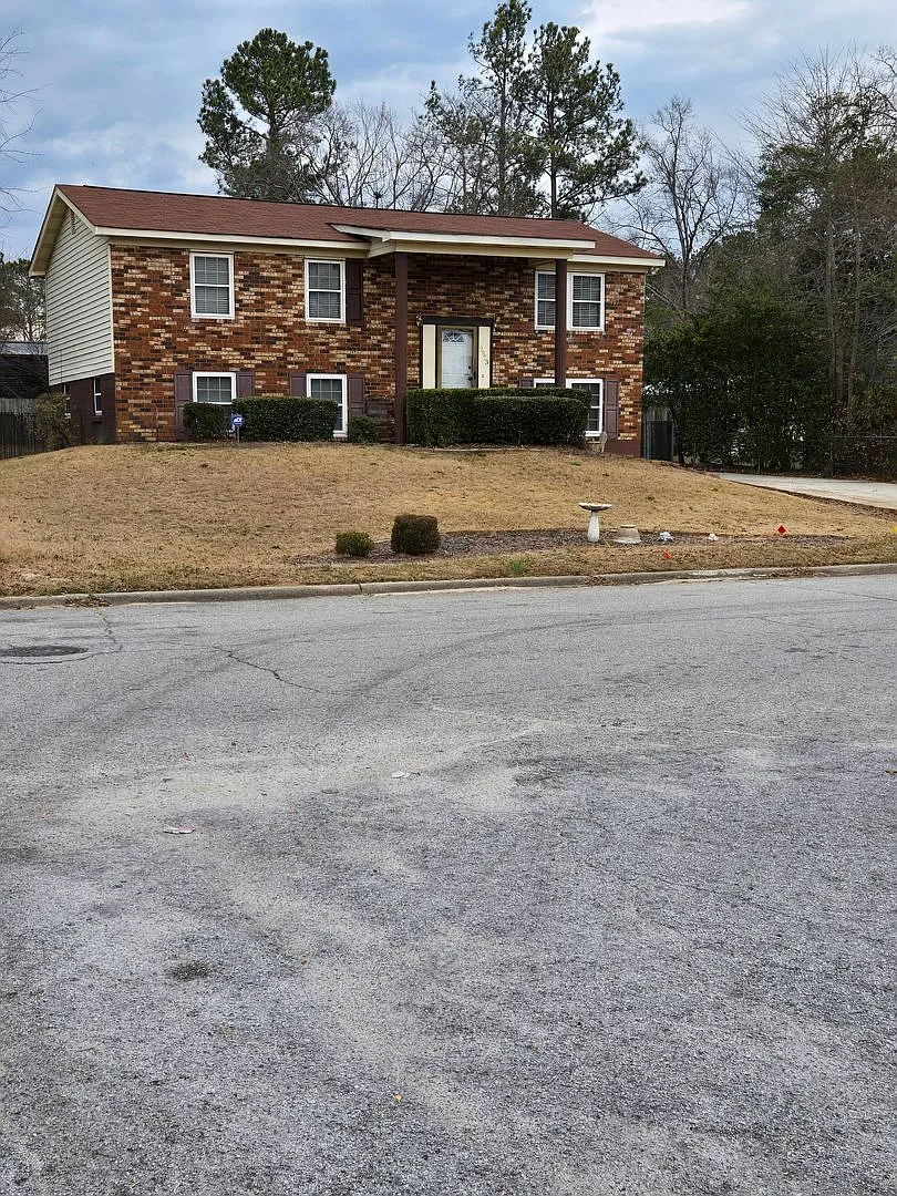 Spacious 4-Bedroom Home with Large Fenced Backyard & Two-Story Deck — Photo 1