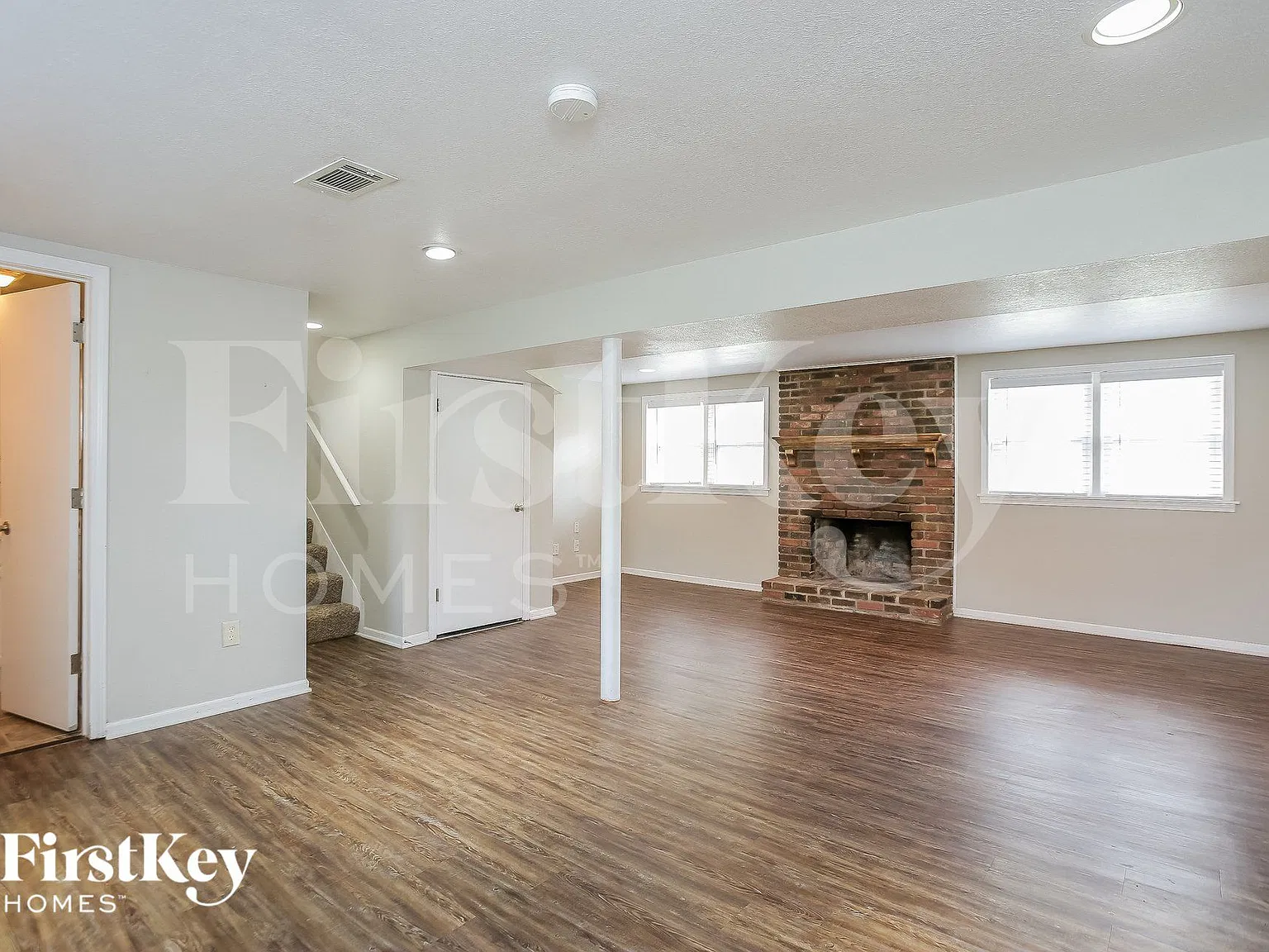 3 bed, 2.0 bath, 1398 sqft, $2,335 — Photo 3