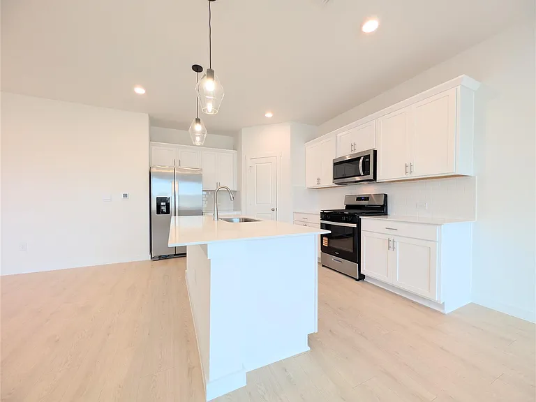 9400 Oxbow Strap Dr — Photo 10