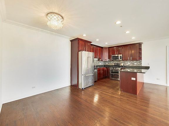 4th image of 5321 N Lincoln Ave APT 3E