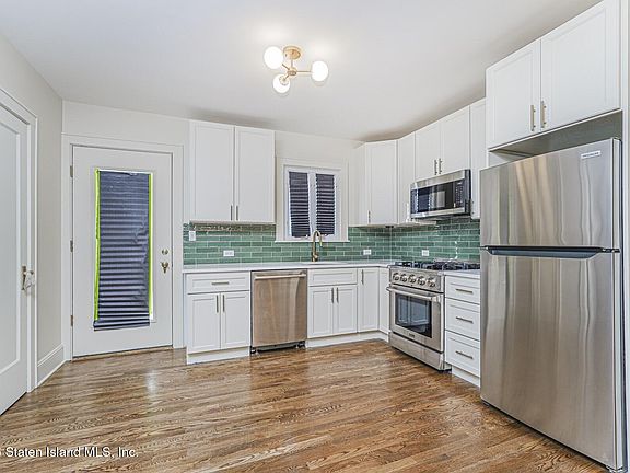 5th image of 332 Willowbrook Rd