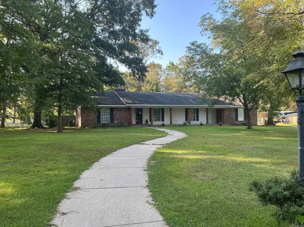 1005 Walnut St, Crossett, AR 71635