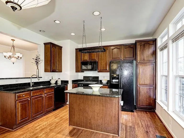 2987 Huntington Grove Sq — Photo 8