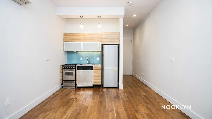 Rented by Nooklyn NYC LLC | media 9