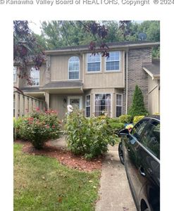 404 Silver Oaks Dr, Nitro, WV, 25143