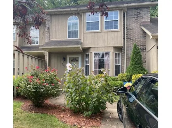 404 Silver Oaks Dr, Nitro, WV 25143