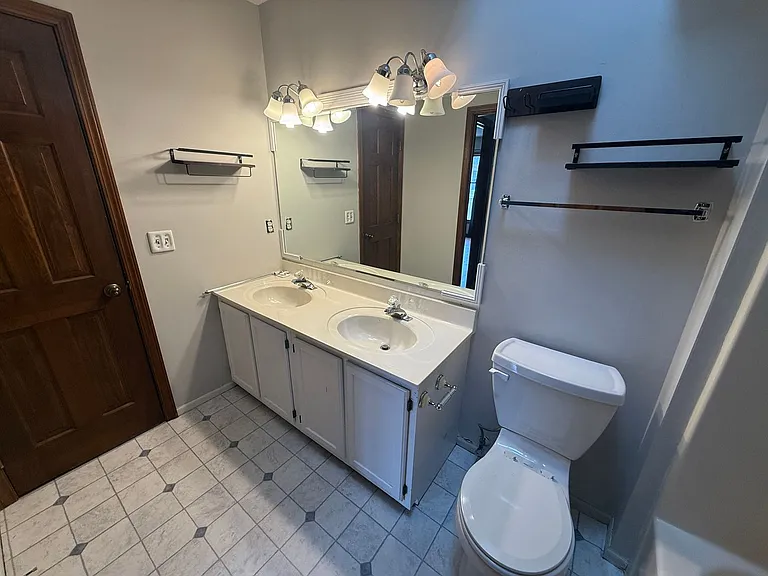 5123 Pinebrook Dr — Photo 24
