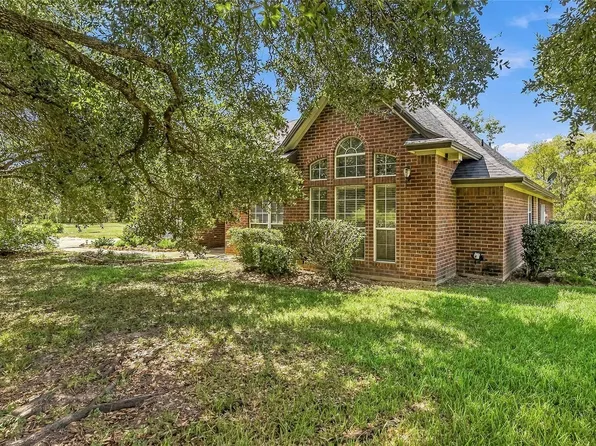 8002 Chockataw Ln, Navasota, TX 77868