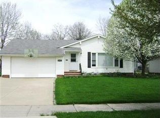 6401 Longridge Rd, Mayfield Heights, OH 44124