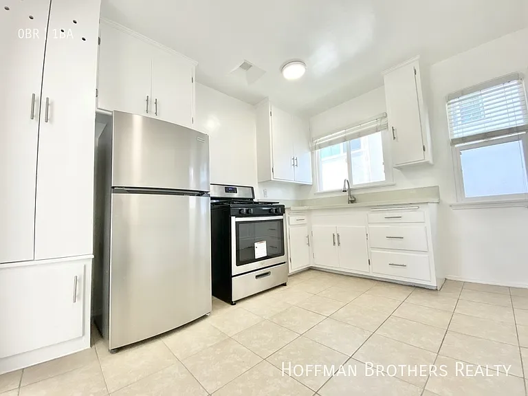 1518 Laurel Canyon Blvd #5 — Photo 2