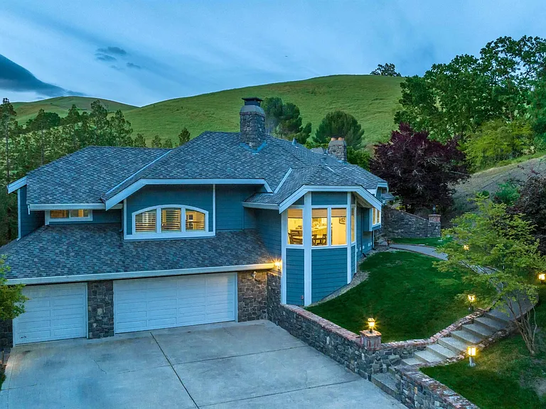 2324 Saddleback Dr — Photo 94