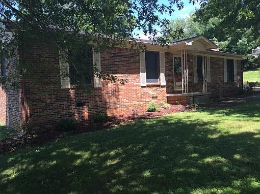 5th image of 928 Rainbow Dr