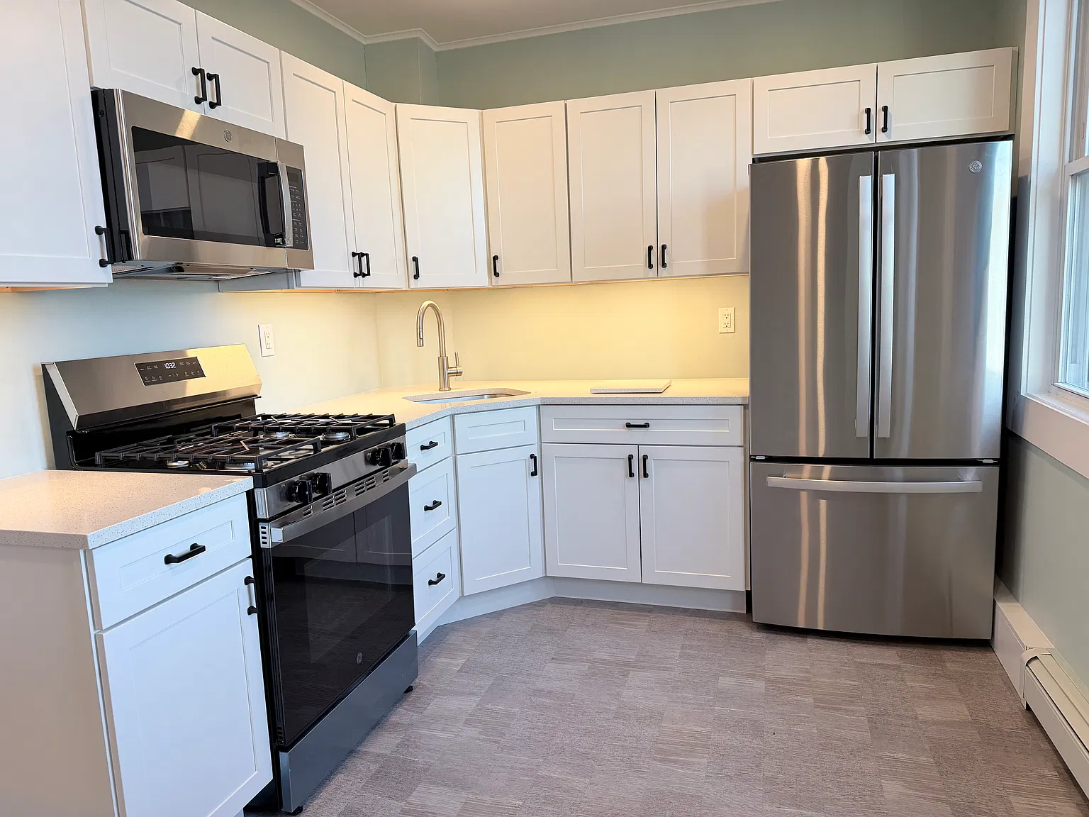 2 bed, $2,800 — Photo 1