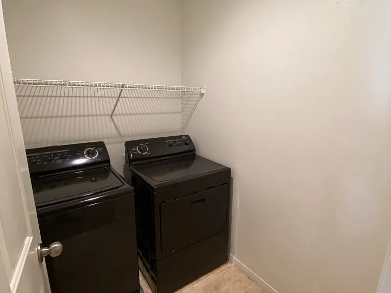 5680 Woods Crossing St — Photo 25
