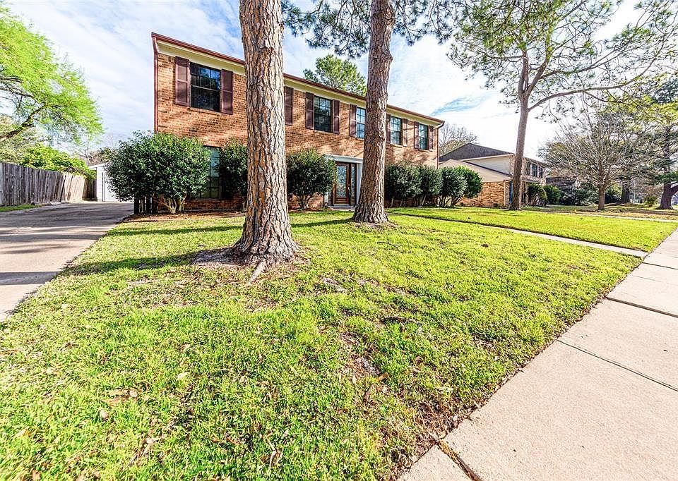 1st image of 15518 Windy Cove Dr