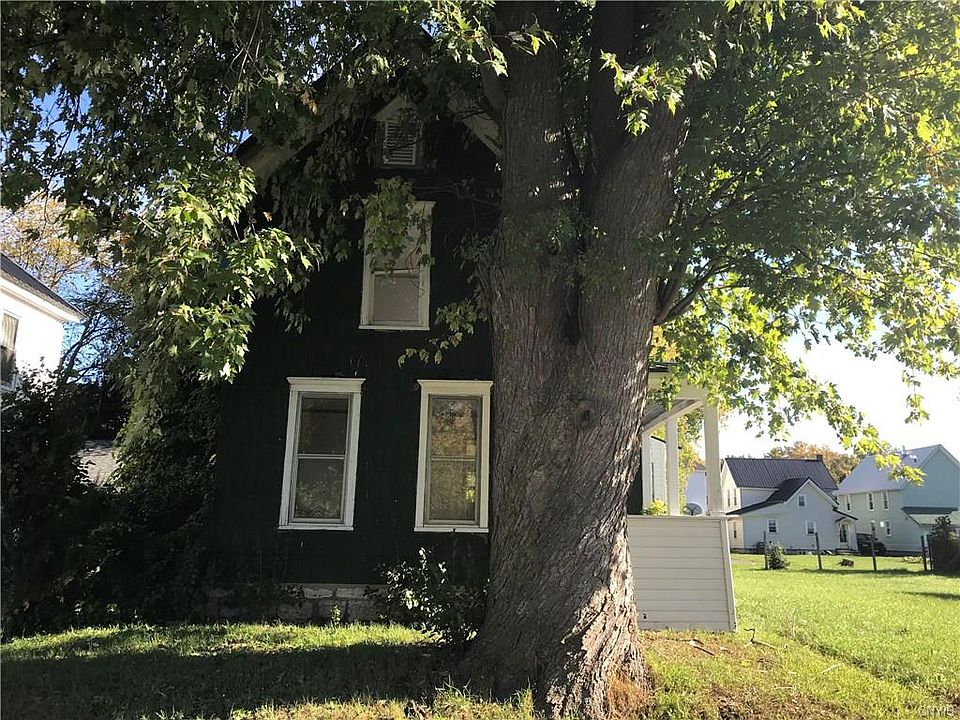 2nd image of 840 Ann St