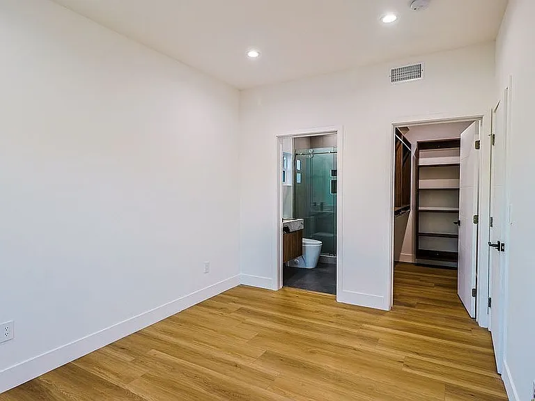 4838 W 17th St #1/2 — Photo 11