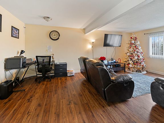 4th image of 5118 Carol Ln