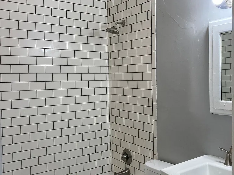 520 W 7th St — Photo 9