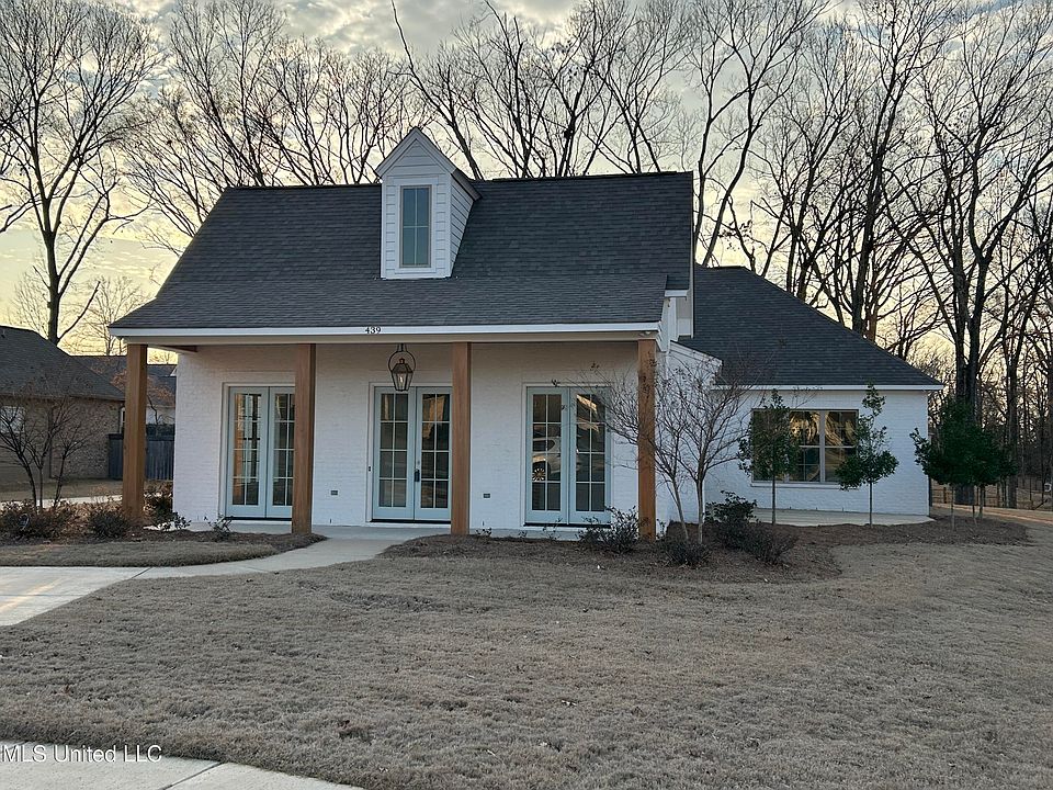 1st image of 439 Crossvine Pl