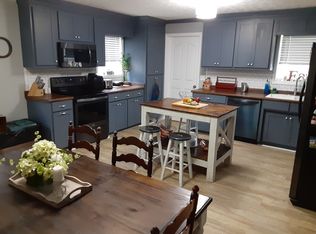 2110 Fall River Rd, Leoma, TN 38468