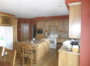 W148N9778 Tree Tops Dr, Germantown, WI 53022