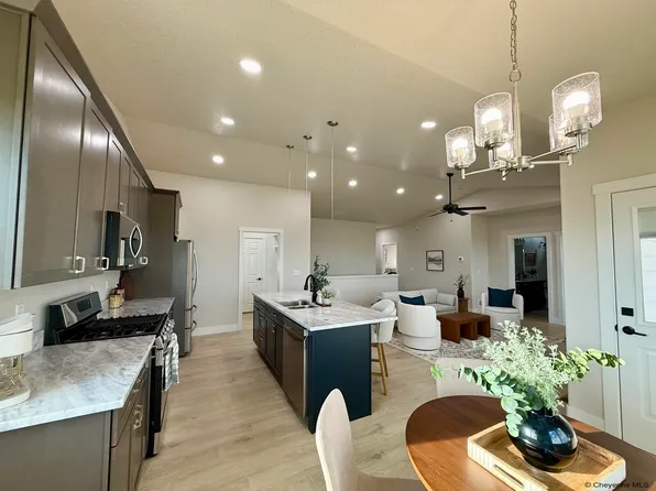 1277 N Carolina Rd, Cheyenne, WY 82009