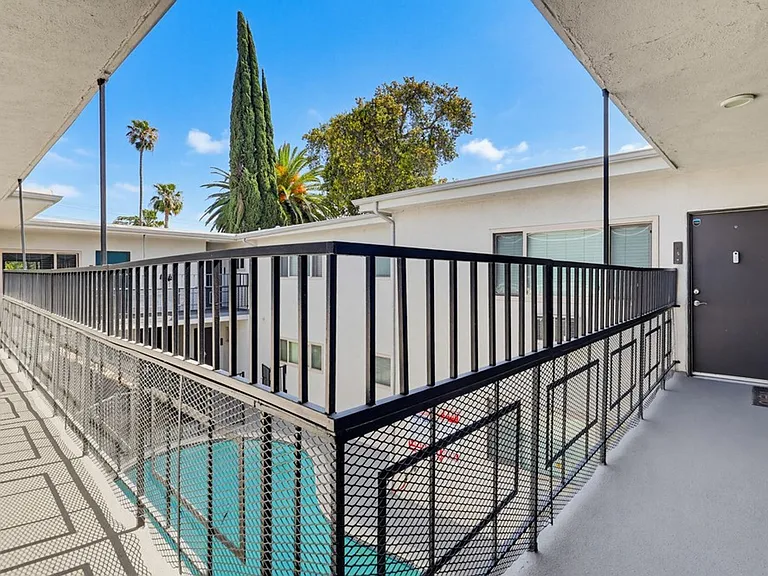 Kester Apartments — Photo 8