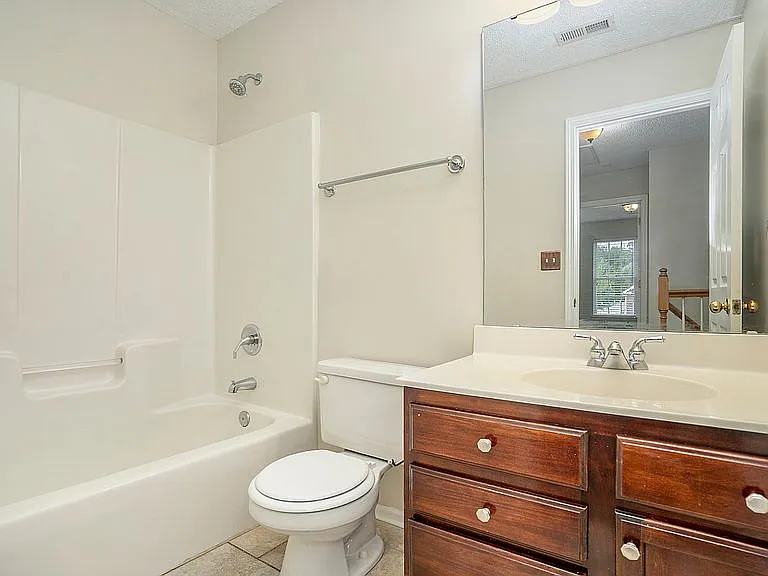 Viola Ln — Photo 18