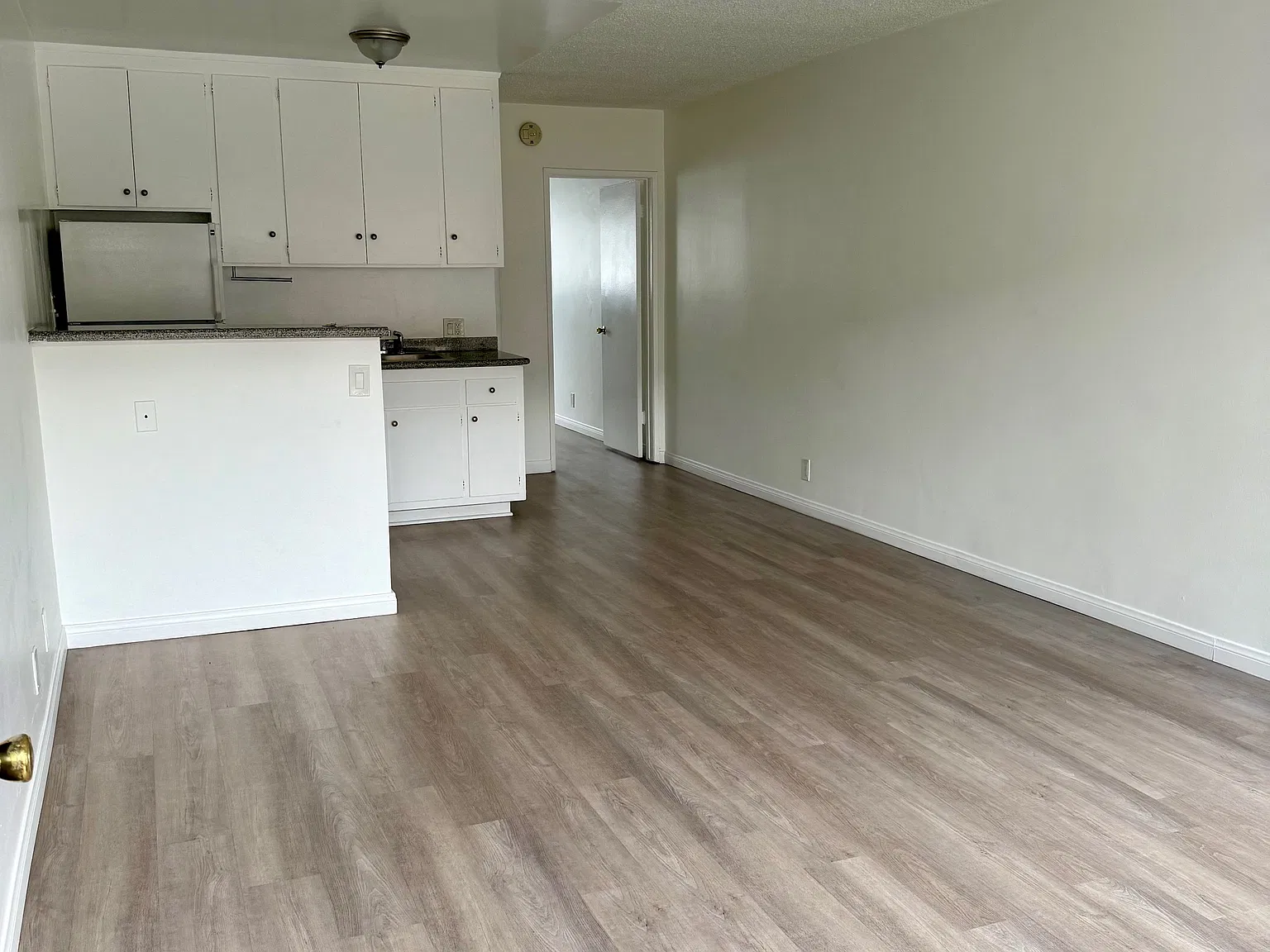 4244 Lindblade Dr — Photo 1
