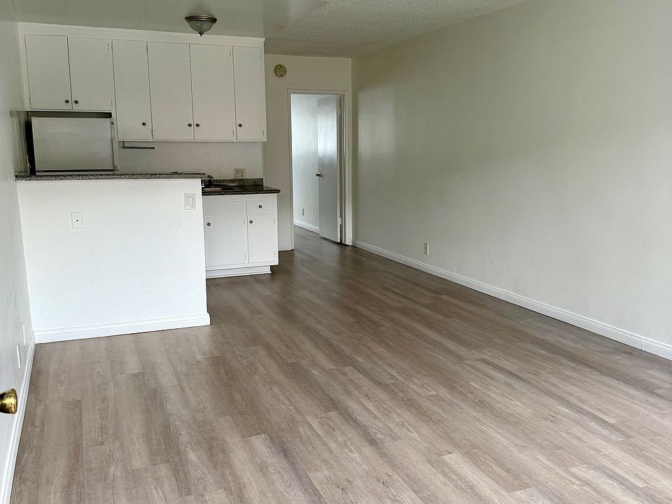1st image of 4244 Lindblade Dr